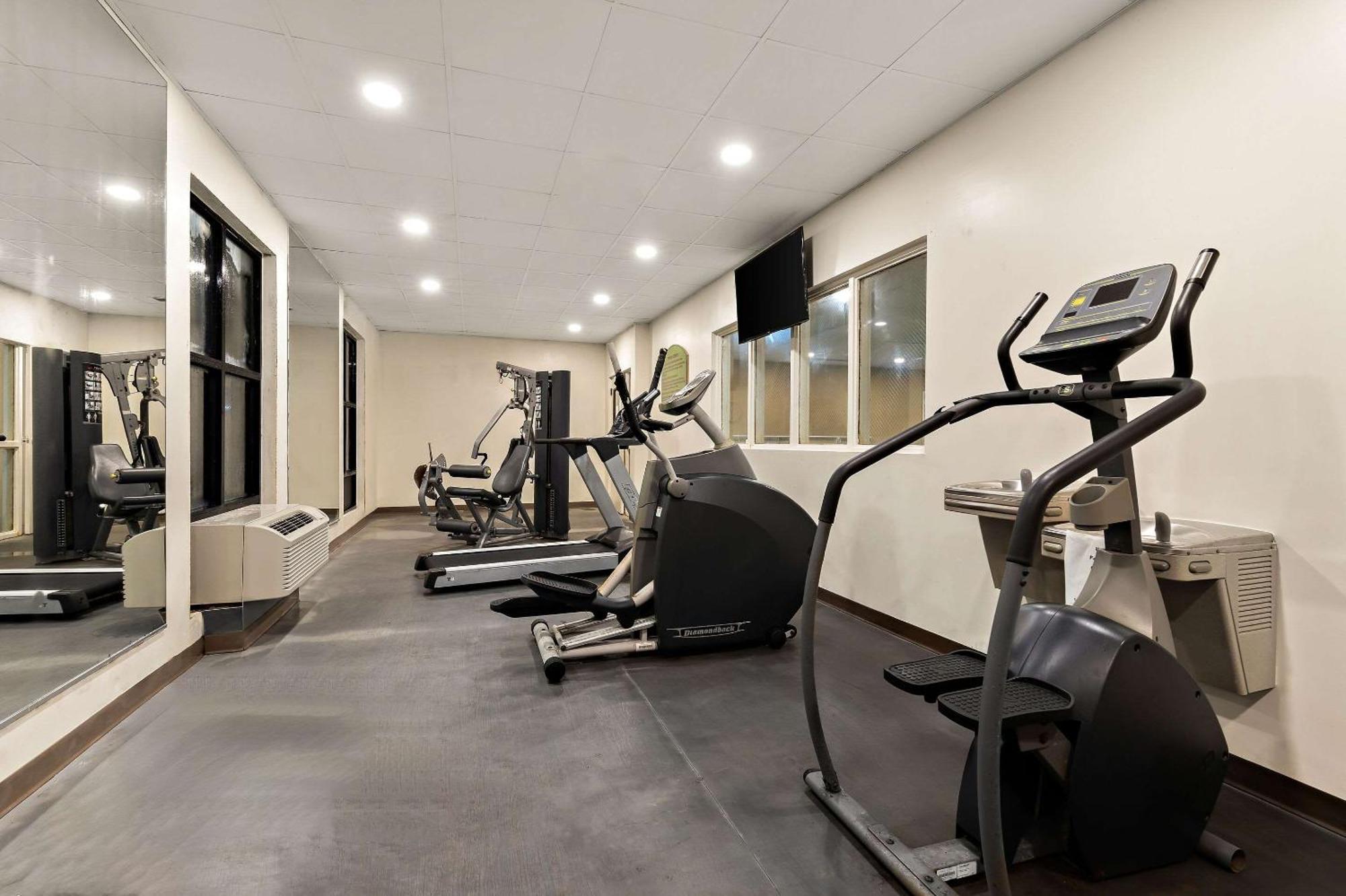 Comfort Suites Нэшвилл Экстерьер фото