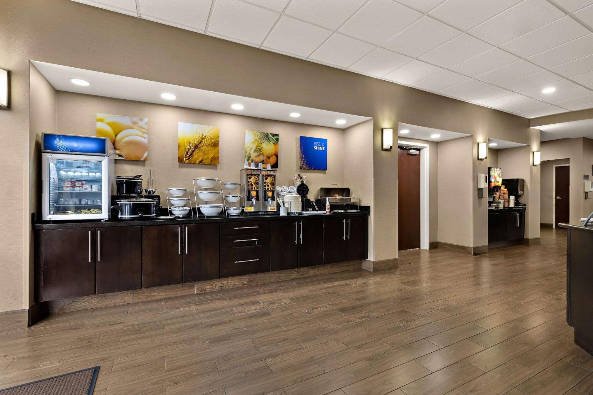Comfort Suites Нэшвилл Экстерьер фото