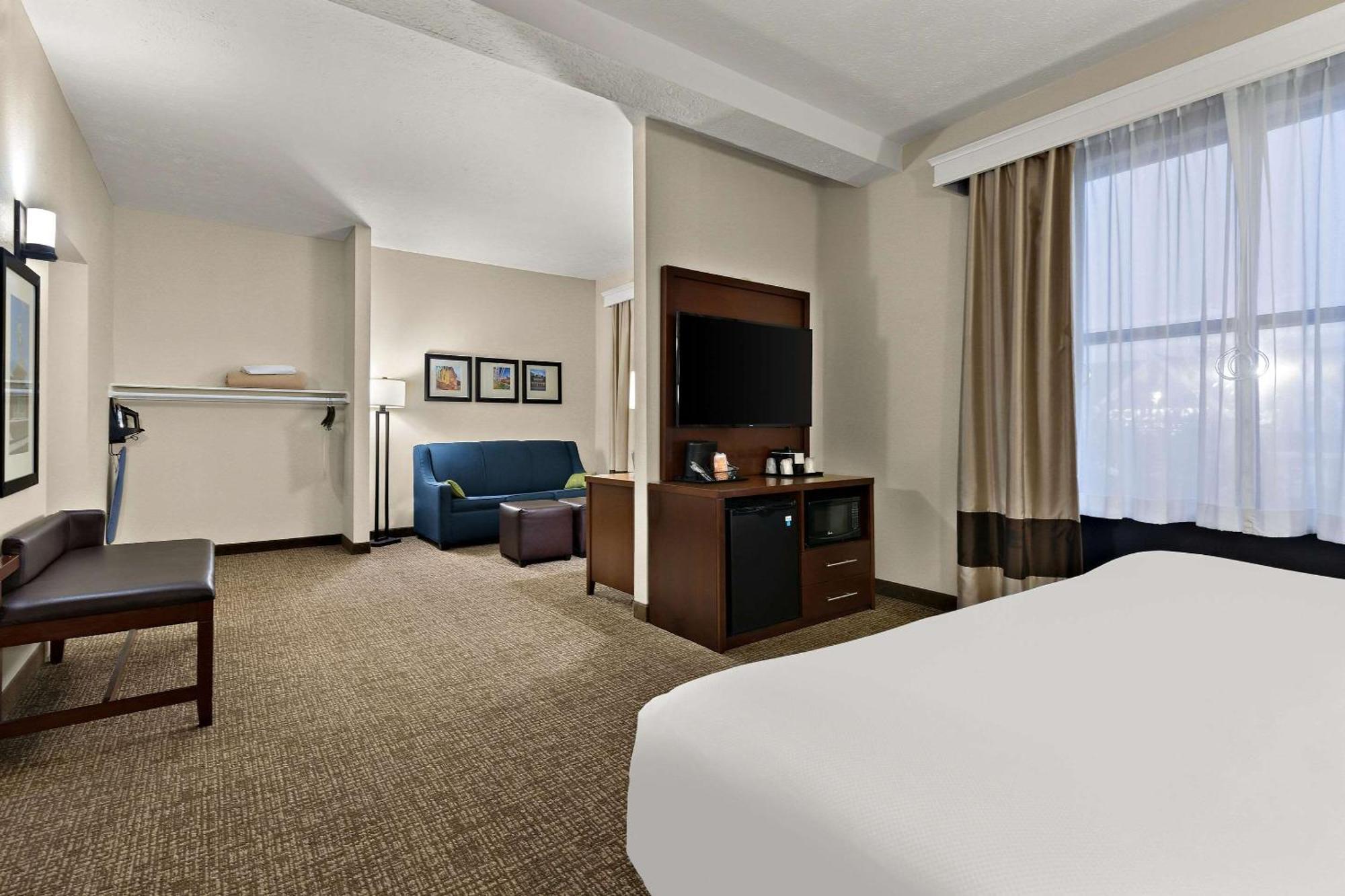Comfort Suites Нэшвилл Экстерьер фото