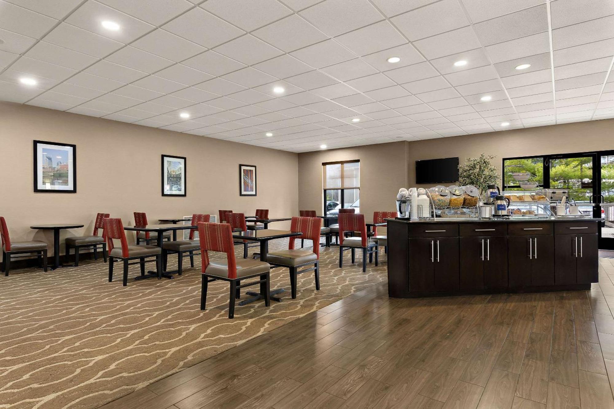 Comfort Suites Нэшвилл Экстерьер фото